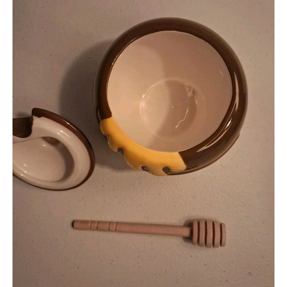 RARE Disney Winnie the Pooh Hunny Honey Pot  And Drizzler